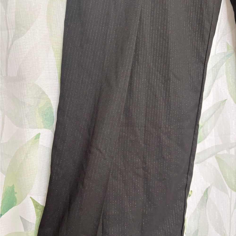 Brand-new Women's Black wide leg Pants pleated leg design - Picture 4 of 8